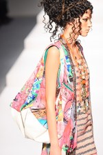 ヒロコ コシノ 2015年春夏コレクション - 古代と現代をさまよい生まれる、強い個性｜写真37