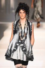 ヒロコ コシノ 2015年春夏コレクション - 古代と現代をさまよい生まれる、強い個性｜写真83