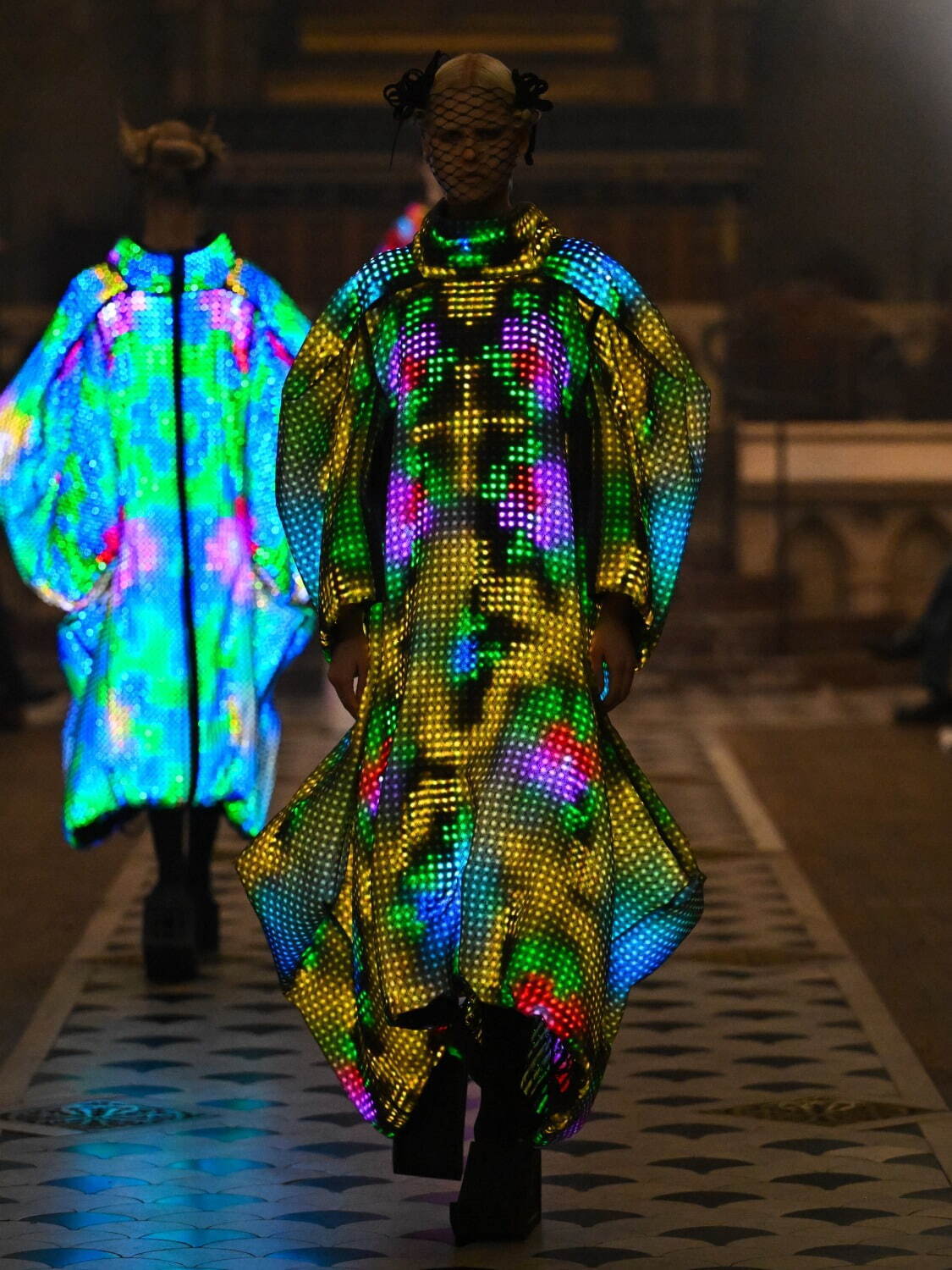 アンリアレイジ(ANREALAGE) 2025-26年秋冬ウィメンズ&メンズコレクション  - 写真23