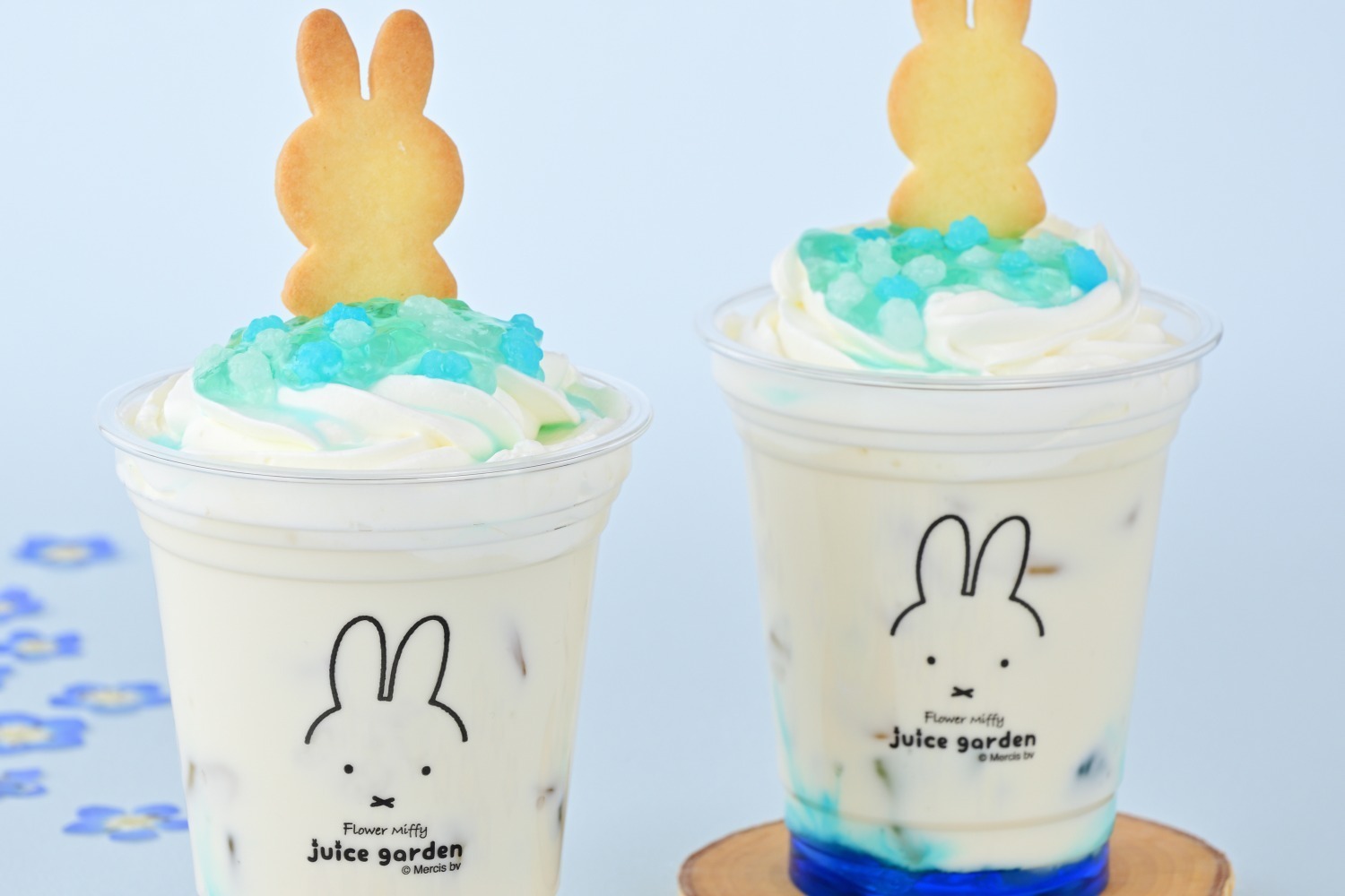 “ネモフィラブルー”の爽やかヨーグルトドリンク、フラワーミッフィー ジュースガーデンから