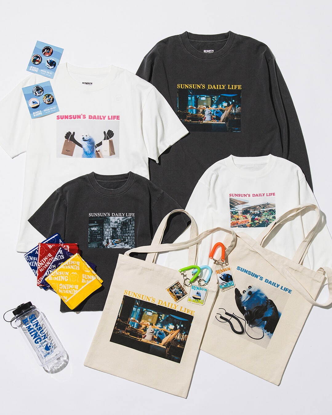 フェード フォトプリントTシャツ 各5,500円、フェード フォトプリントTシャツ キッズ 各3,300円、フェード フォトプリント ロングスリーブTシャツ 各7,150円、フェード フォトプリント ロングスリーブTシャツ キッズ 各3,850円、フォトプリント トートバッグ 各4,180円、プリントボトル 3,630円、缶バッジ 各1,078円、フォトキーホルダー 各748円、バンダナ 各1,320円