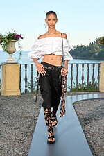 プッチ 2025年春夏コレクション - 太陽の光で輝く海｜写真4