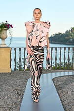 プッチ 2025年春夏コレクション - 太陽の光で輝く海｜写真15