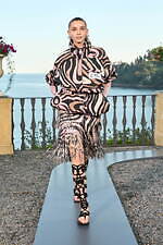 プッチ 2025年春夏コレクション - 太陽の光で輝く海｜写真19