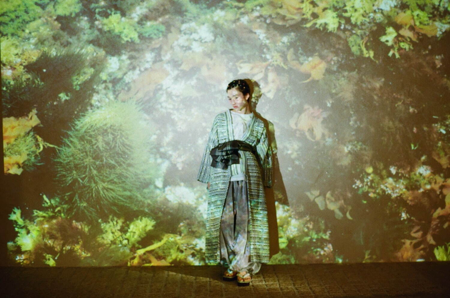 キモノアーチ“浴衣風”の袂付きニットカーディガン、ふんわりギャザーの陣羽織も｜写真6