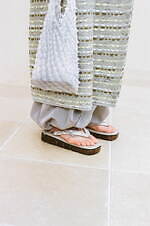 キモノアーチ“浴衣風”の袂付きニットカーディガン、ふんわりギャザーの陣羽織も｜写真10