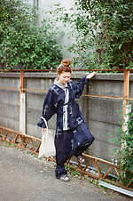 キモノアーチ“浴衣風”の袂付きニットカーディガン、ふんわりギャザーの陣羽織も｜写真16