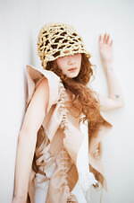 キモノアーチ“浴衣風”の袂付きニットカーディガン、ふんわりギャザーの陣羽織も｜写真2