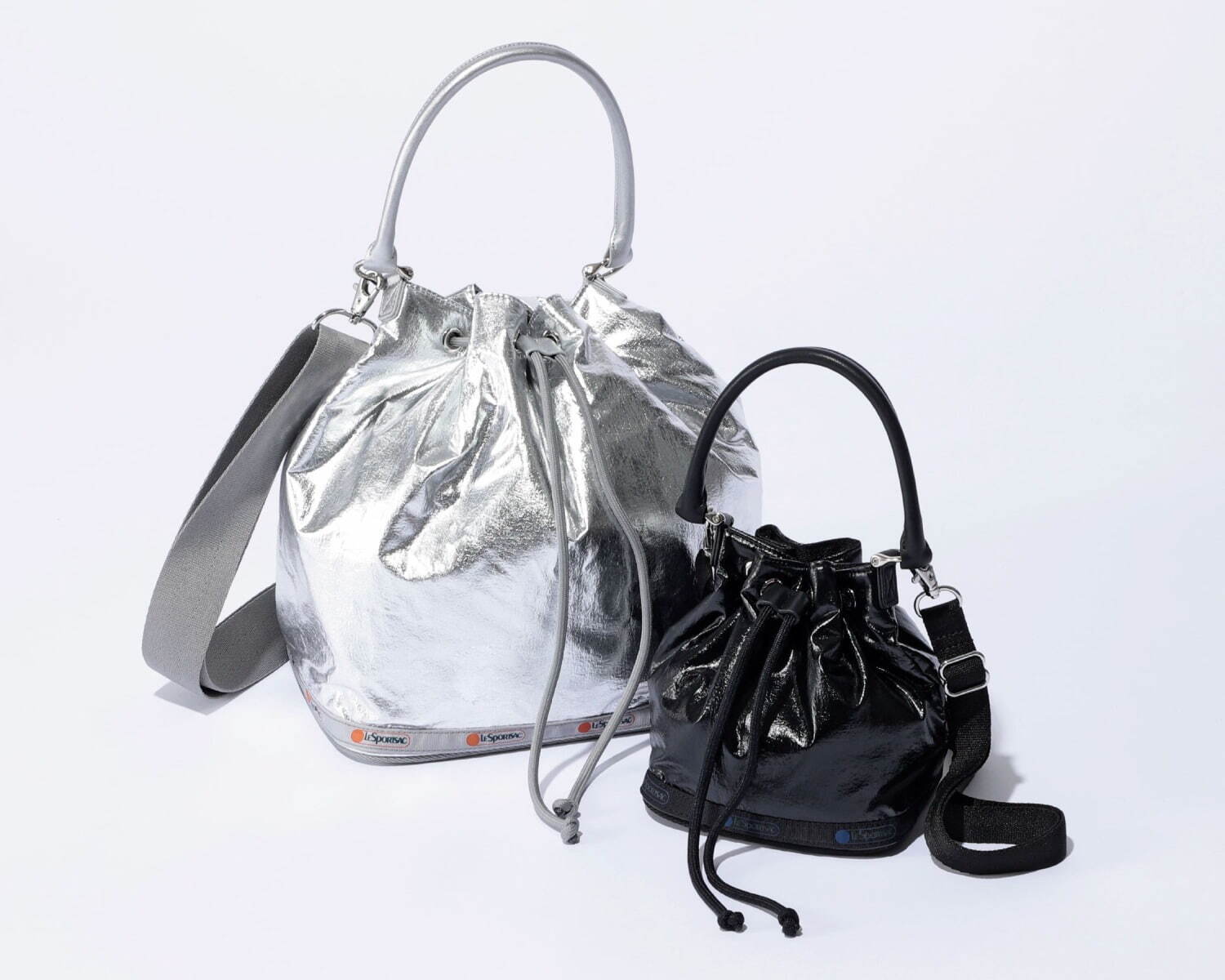 レスポートサック アトリエ“宇宙服風”メタリックバックパック、スパンコール煌めくショルダーバッグも｜写真8