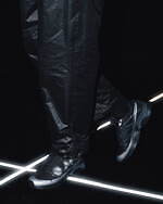 サロモン“暗闇で光を反射する”メンズスニーカー、ブラックメッシュ＆リフレクターアッパー｜写真7