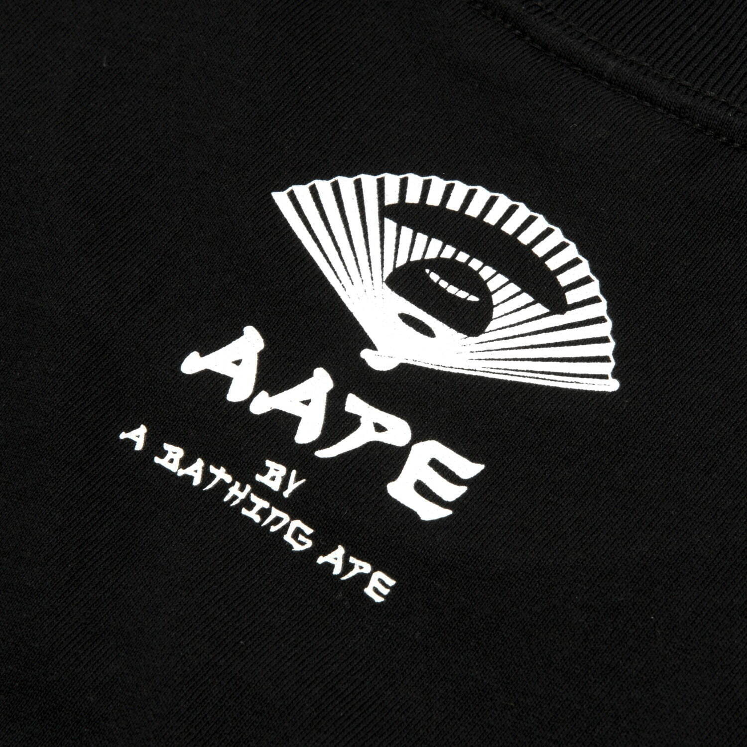 エーエイプ バイ エイプ"温泉イラスト＆相撲風ロゴ"Tシャツ、ラフォーレ原宿限定で｜写真21