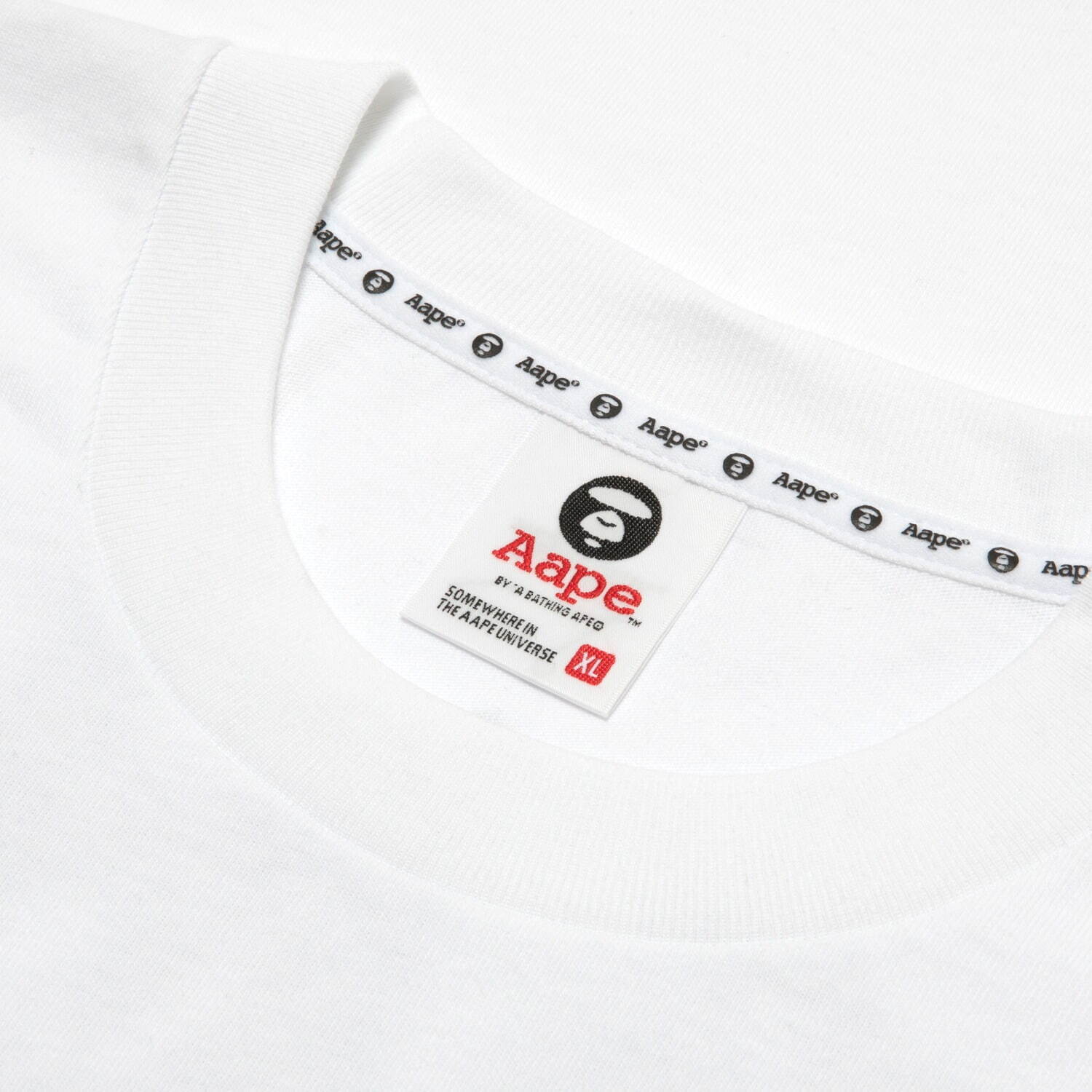 エーエイプ バイ エイプ"温泉イラスト＆相撲風ロゴ"Tシャツ、ラフォーレ原宿限定で｜写真32