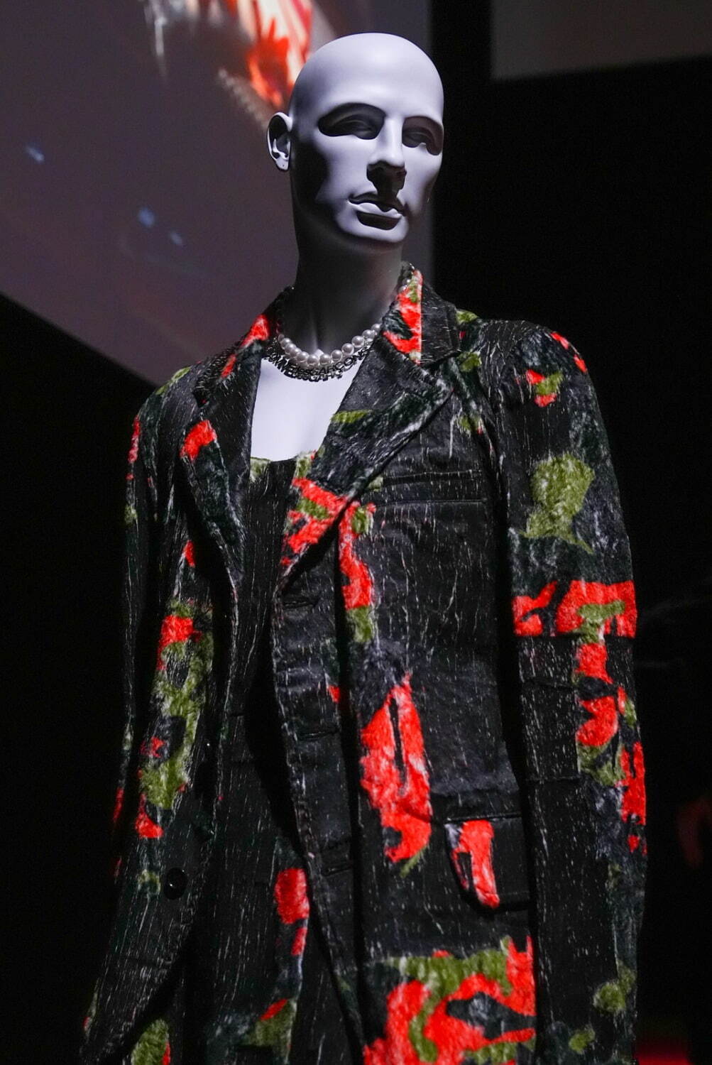 「LOVE ファッション—私を着がえるとき」展示風景 東京オペラシティアートギャラリー 2025年