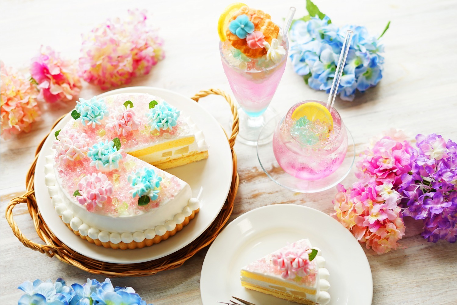 タルト｜“きらめく紫陽花”のショートケーキ＆雨粒ジュレのせたクリームソーダ、サンデーブランチ下北沢店で