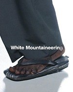 ホワイトマウンテニアリング×ごゑもんの“下駄”シューズ、墨絵風生地と高クッション性ソールで｜写真4