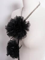 ノワール ケイ ニノミヤの透け感ふんわりフラワーハーネス、チュール＆オーガンザの花モチーフ｜写真12