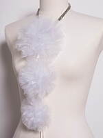 ノワール ケイ ニノミヤの透け感ふんわりフラワーハーネス、チュール＆オーガンザの花モチーフ｜写真5