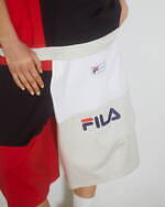 フラボア×フィラの“大胆ドット柄”ブルゾン、カラーブロックの重ね着風カットソーやハーフパンツも｜写真17