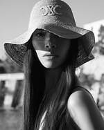 セリーヌの夏バッグ＆ビーチアイテム、ブルーストライプジャカードのバッグやマリンモチーフのキャップ｜写真16