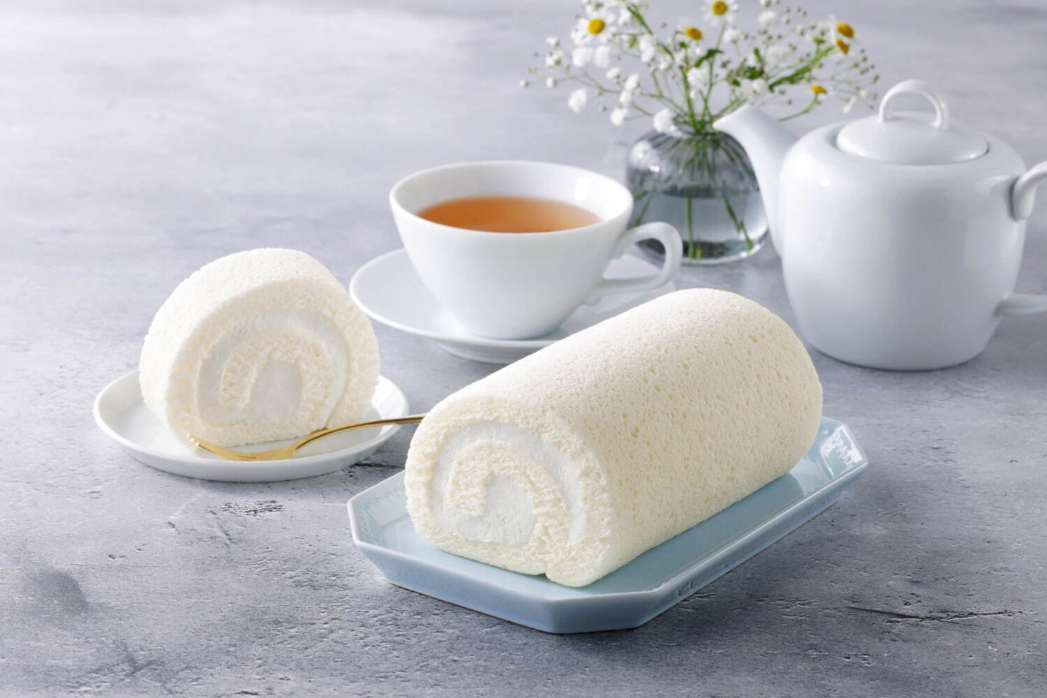 石屋製菓「白い恋人」が“粉雪つもる”チーズケーキに、ホワイトチョコ×クリームチーズのとろける口どけ｜写真4