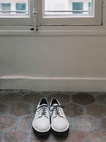 ワイズフォーメン×ダナーのポストマンシューズ、“ホワイト”アッパーの25年春夏新色｜写真5