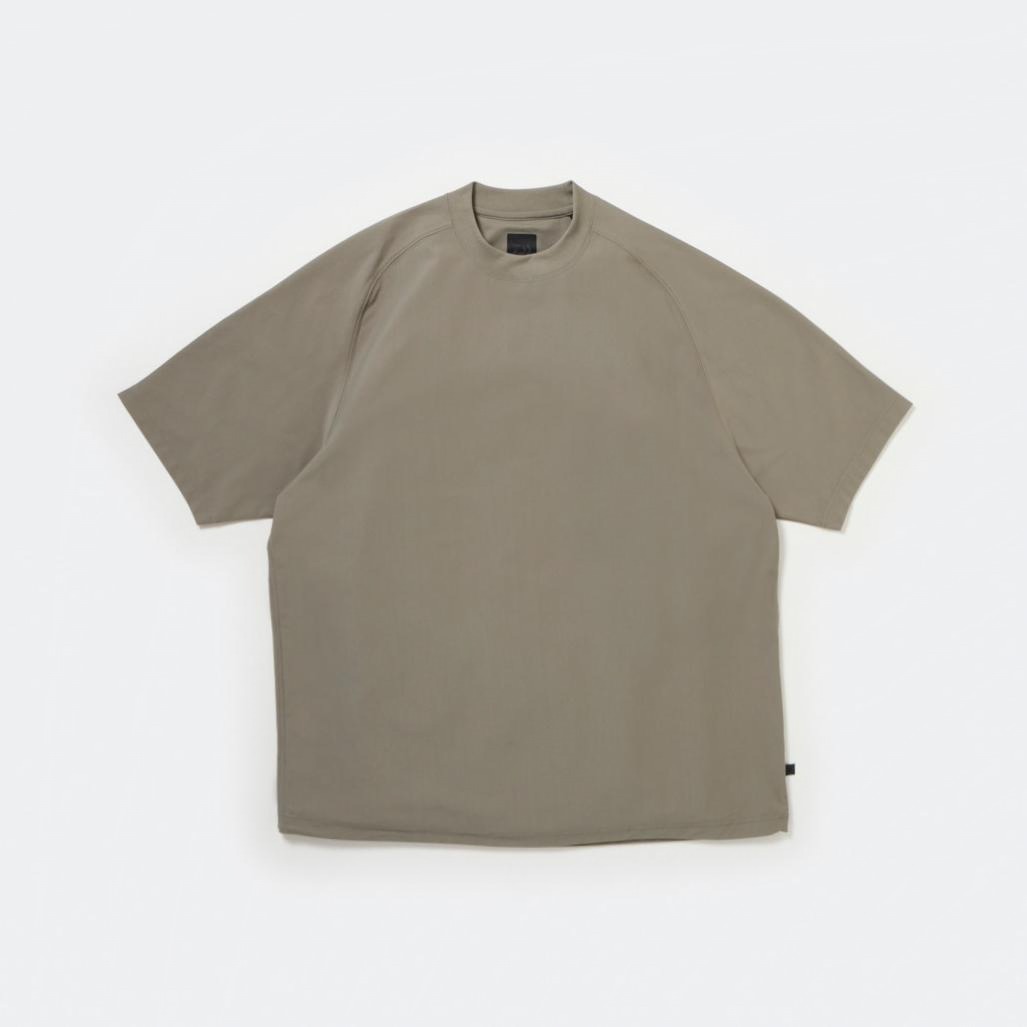 「テック ライトウェイト ショートスリーブ Tシャツ」11,000円