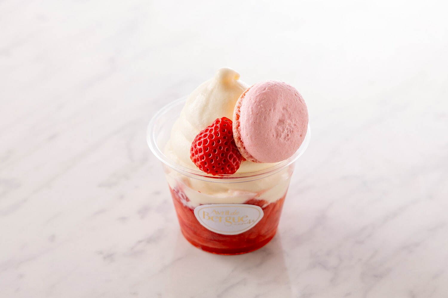 国産いちごのパフェ 900円