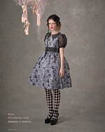 Q-pot. Dress“トゥシューズやマドレーヌ”の総柄パフスリーブドレス＆ユニセックスシャツ｜写真2