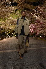 ディオール 2025年フォールコレクション - 平面的な和装の仕立てをヒントに、呼応する衣服と身体｜写真47