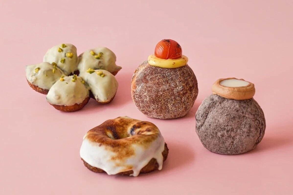 抹茶スイーツ｜生ドーナツ専門店「アイムドーナツ？」池袋にオープン、抹茶焼きホワイトチョコなど限定フレーバーも