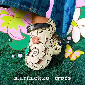 クロックス×マリメッコ「ウニッコ」柄サンダル、カラフルな“花
