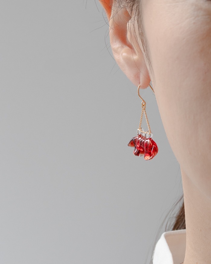 ハリオ25年母の日ガラスアクセサリー、真っ赤な“カーネーションの花びら”ピアス＆イヤリング｜写真9