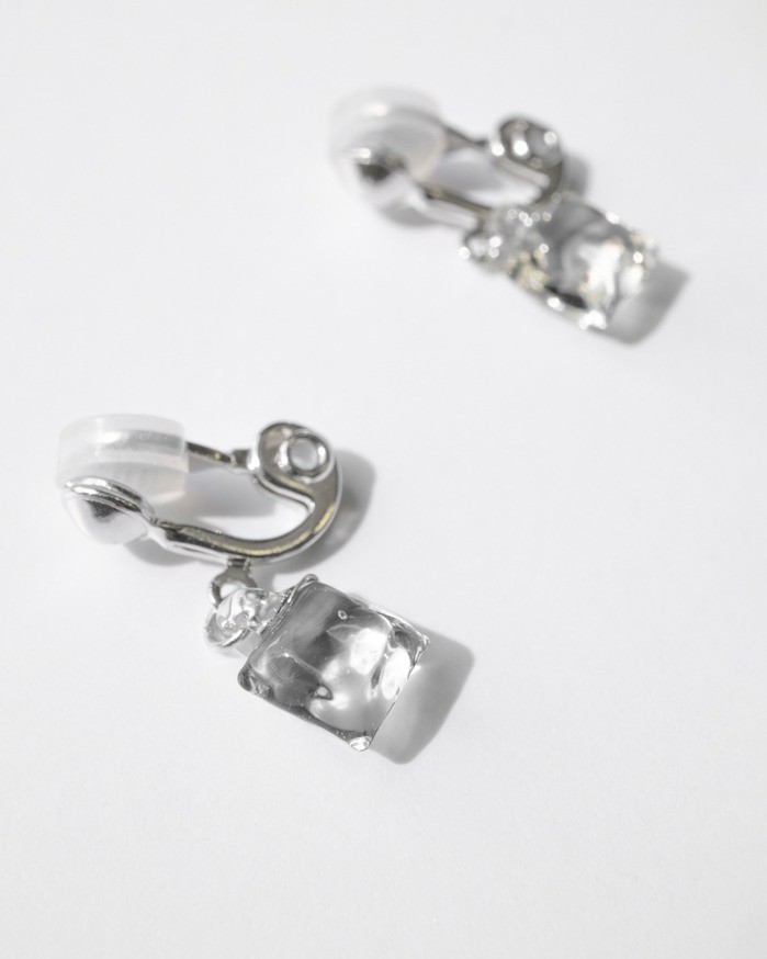 ハリオ25年母の日ガラスアクセサリー、真っ赤な“カーネーションの花びら”ピアス＆イヤリング｜写真8