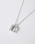 ハリオ25年母の日ガラスアクセサリー、真っ赤な“カーネーションの花びら”ピアス＆イヤリング｜写真7