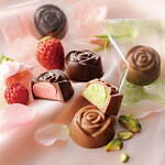 ロイズ(ROYCE') 限定ローズスイーツ｜写真2