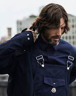 モンクレールの“シティ”メンズアウター、ワークウェア着想の撥水シャツジャケットやウインドブレーカー｜写真12