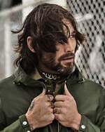 モンクレールの“シティ”メンズアウター、ワークウェア着想の撥水シャツジャケットやウインドブレーカー｜写真20