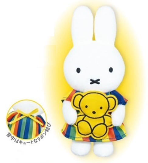 カラフルワンピース＆くまちゃんマスコット 2,090円
サイズ：約タテ16.5×ヨコ7.5cm
販売数：4月24日(木) 限定300体販売、4月26日(土) 限定200体販売
※なくなり次第終了、1人2体限り