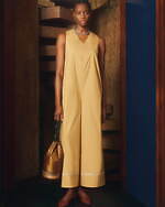 タトラス25年夏リゾートウェア、“ボタニカル柄”のシックな開襟シャツ＆ふんわりフレアキャミソール｜写真14