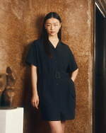 タトラス25年夏リゾートウェア、“ボタニカル柄”のシックな開襟シャツ＆ふんわりフレアキャミソール｜写真1