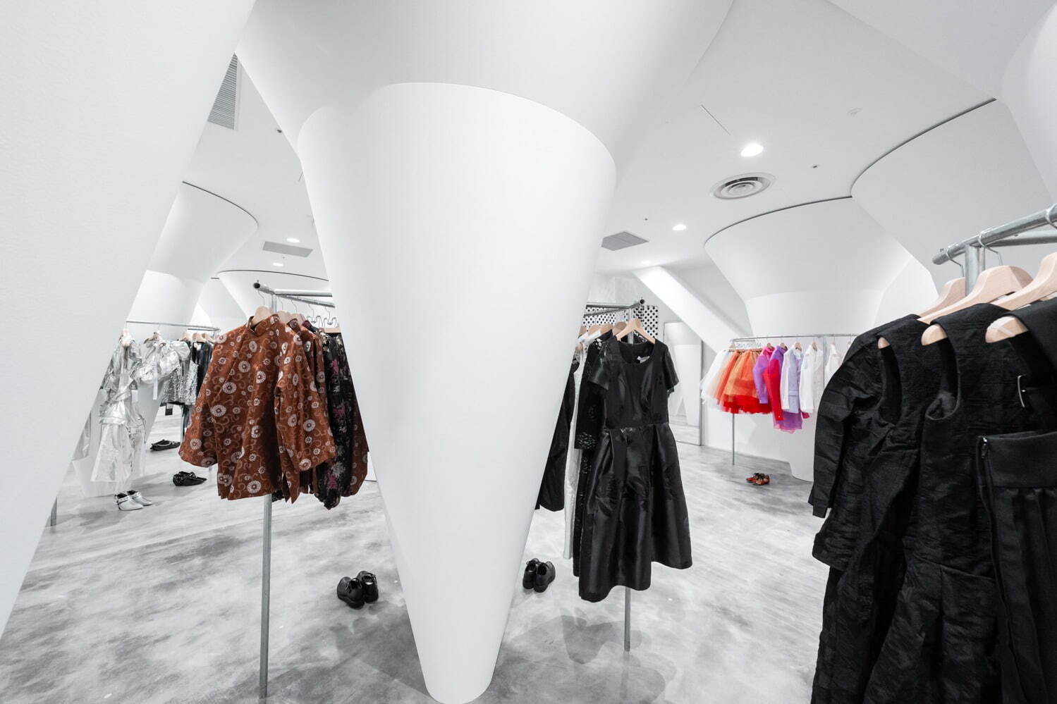 コム デ ギャルソンの複合ストアが渋谷パルコに、ウィメンズ＆メンズブランド集結｜写真89