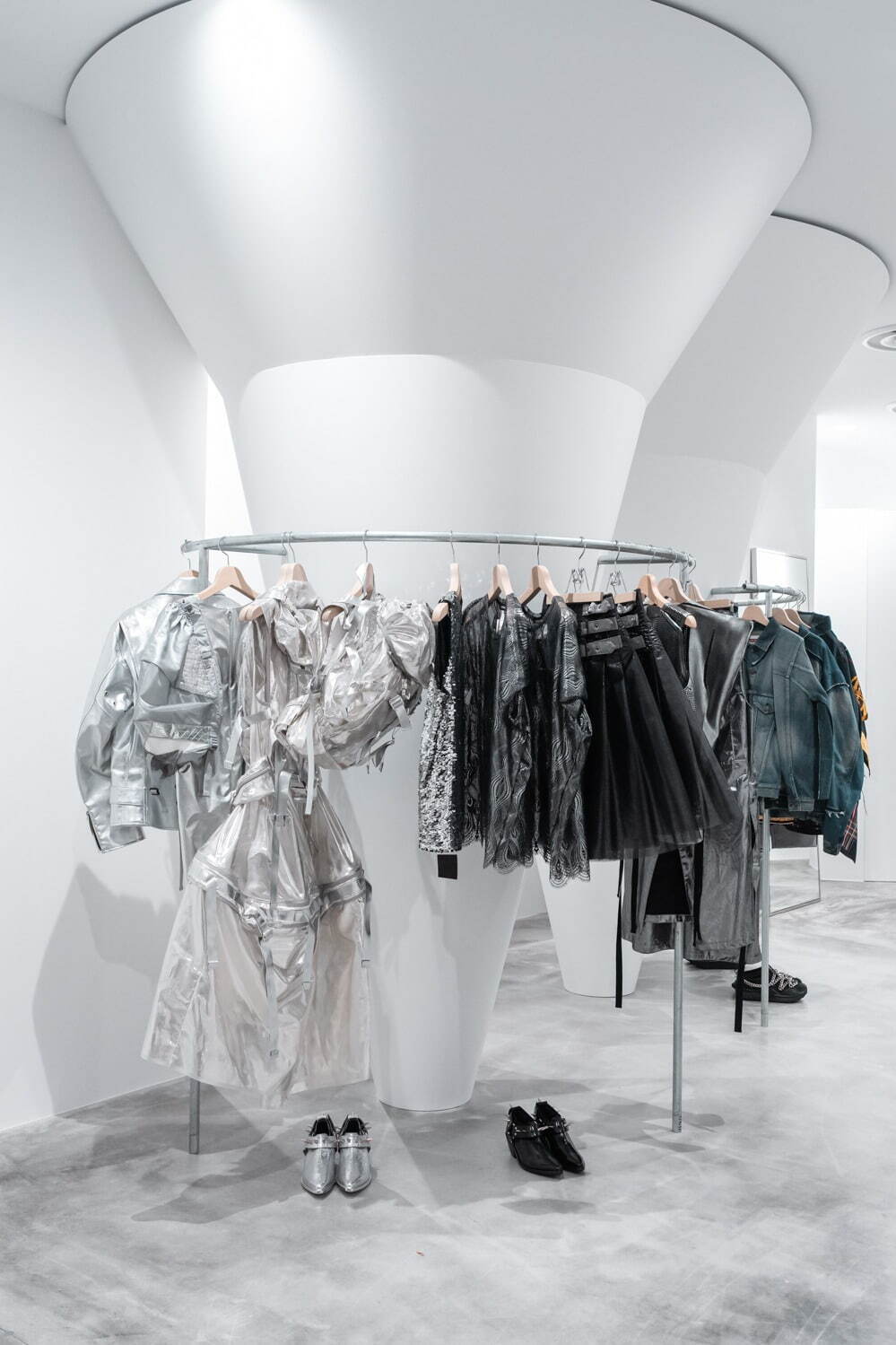 コム デ ギャルソンの複合ストアが渋谷パルコに、ウィメンズ＆メンズブランド集結｜写真74