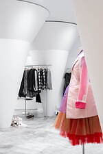 コム デ ギャルソンの複合ストアが渋谷パルコに、ウィメンズ＆メンズブランド集結｜写真87