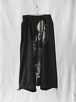 ヨウジヤマモト×エムエムパリス“想像上の家具”モチーフのジャケットやシャツ、抜染やアップリケで｜写真5