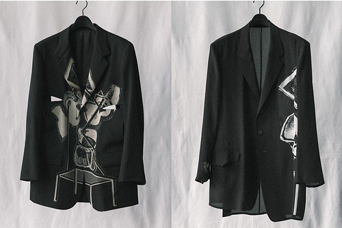 ヨウジヤマモト×エムエムパリス“想像上の家具”モチーフのジャケットやシャツ、抜染やアップリケで