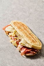 ミラノ発老舗パニーニ「デ サンティス」原宿に日本初上陸、“トリュフバター香る”パニーニなど｜写真14