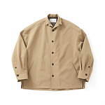 カラーが半年限定の直営店を福岡にオープン、襟付きミニマルアウターやミリタリーシャツブルゾン限定販売｜写真2