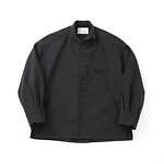 カラーが半年限定の直営店を福岡にオープン、襟付きミニマルアウターやミリタリーシャツブルゾン限定販売｜写真6