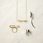 ヴァーミリオン(VERMILLION) 月の満ち欠け｜写真1