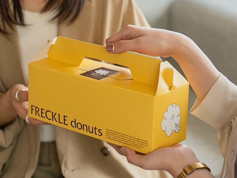 フレンチクルーラー専門店「フレクルドーナツ」虎ノ門ヒルズに限定オープン、ふんわり軽いシュガードーナツ｜写真5